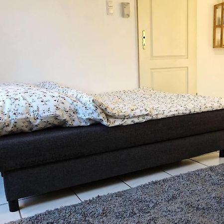 Charmante Gartenwohnung Mit Privatem Grossen Garten Keulen Buitenkant foto